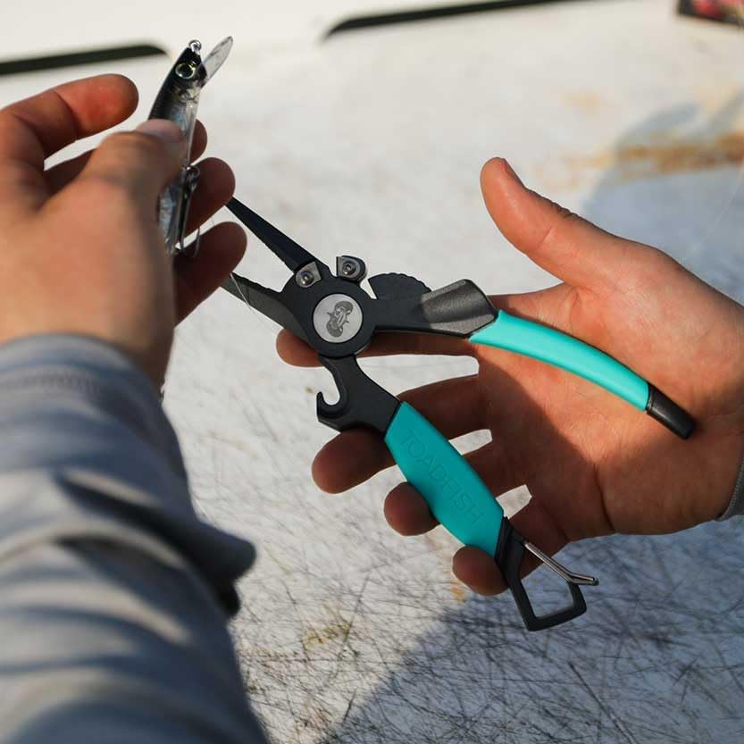 Toadfish Fishing Pliers 8 in, Titanium Coated Saltwater Hook Remover - Image 4